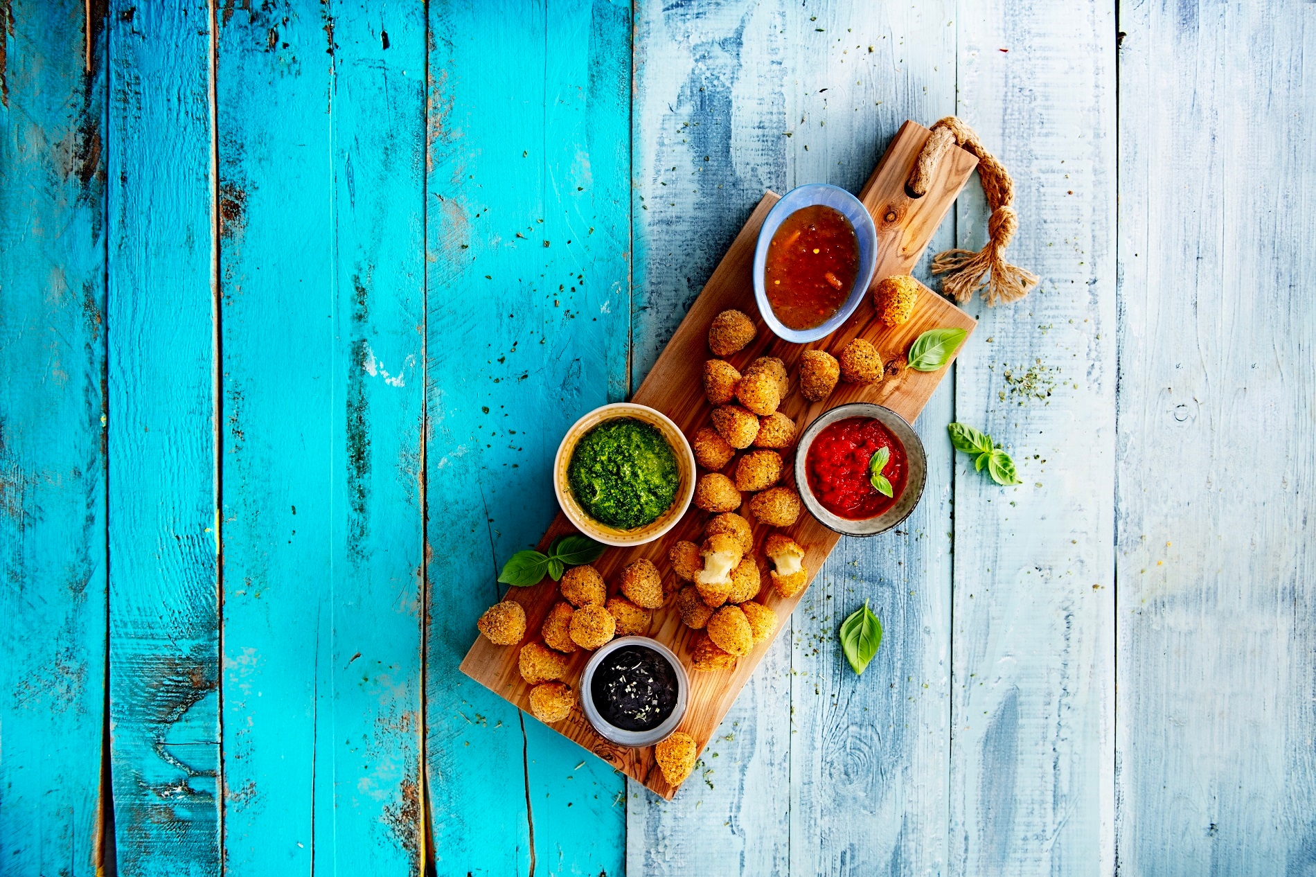 web-mozzarella-bites-header.jpg