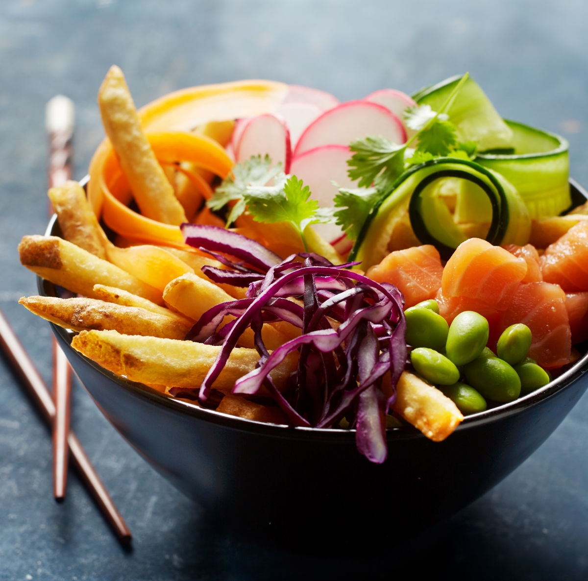 Poke bowl with fries